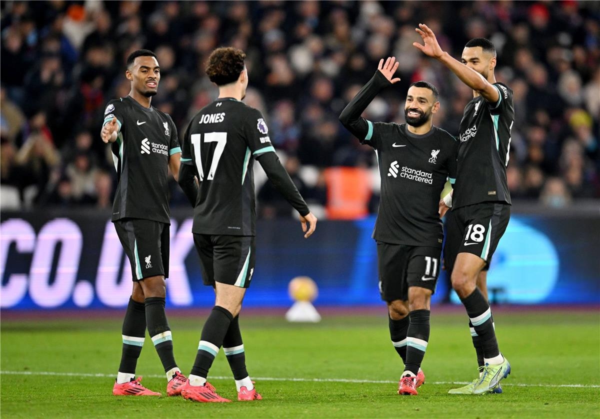 ليفربول يقترب من ضم هداف نيوكاسل يونايتد