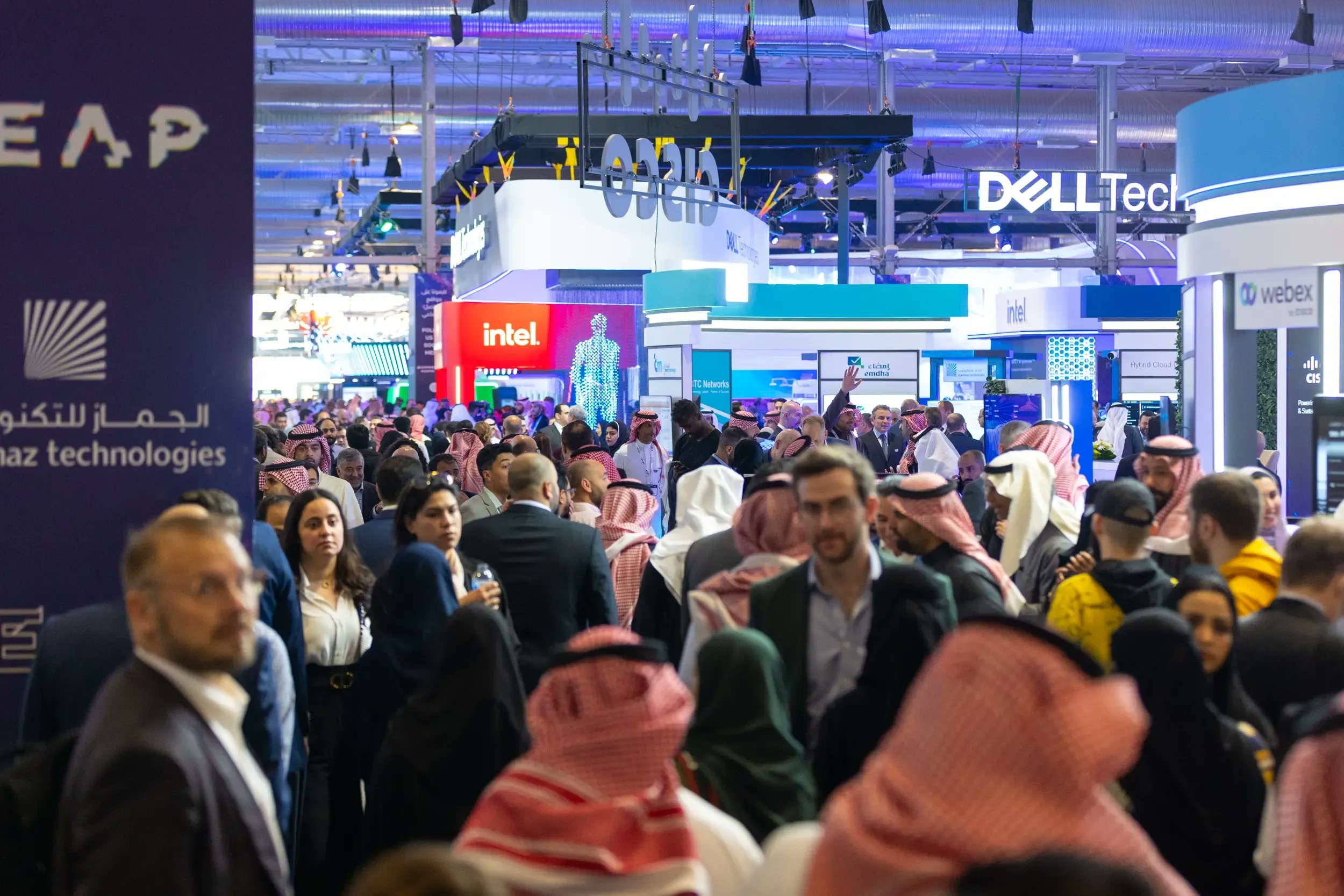 اليوم الثالث من 'ليب 2025'.. 1.79 مليار دولار لدعم الذكاء الاصطناعي وتنمية المواهب