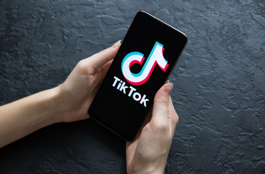 تيك توك توقف تطبيق 'Notes' وتروّج لـ'Lemon8″ كبديل