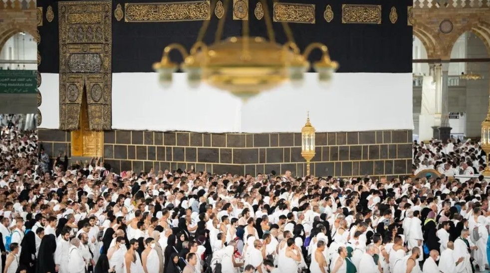 غرامة تصل إلى 20 ألف ريال بحق من يضبط مؤديا أو محاولا أداء الحج دون تصريح