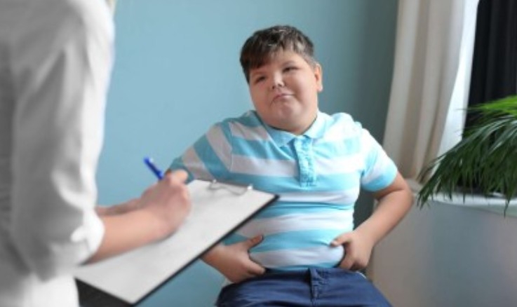 المضادات الحيوية المبكرة تزيد خطر السمنة لدى الأطفال