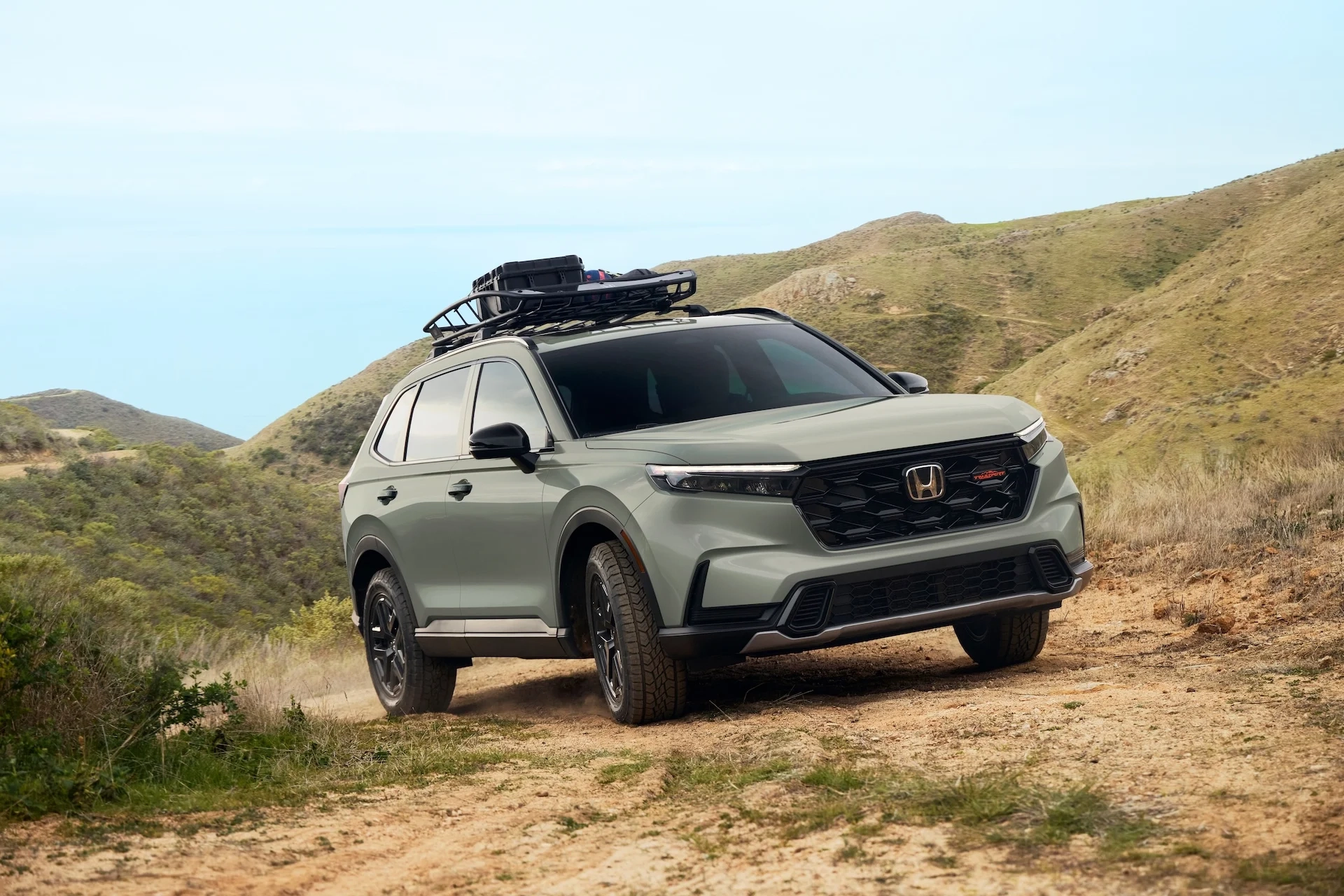 هوندا تطلق سيارة CR-V Hybrid للطرق الوعرة