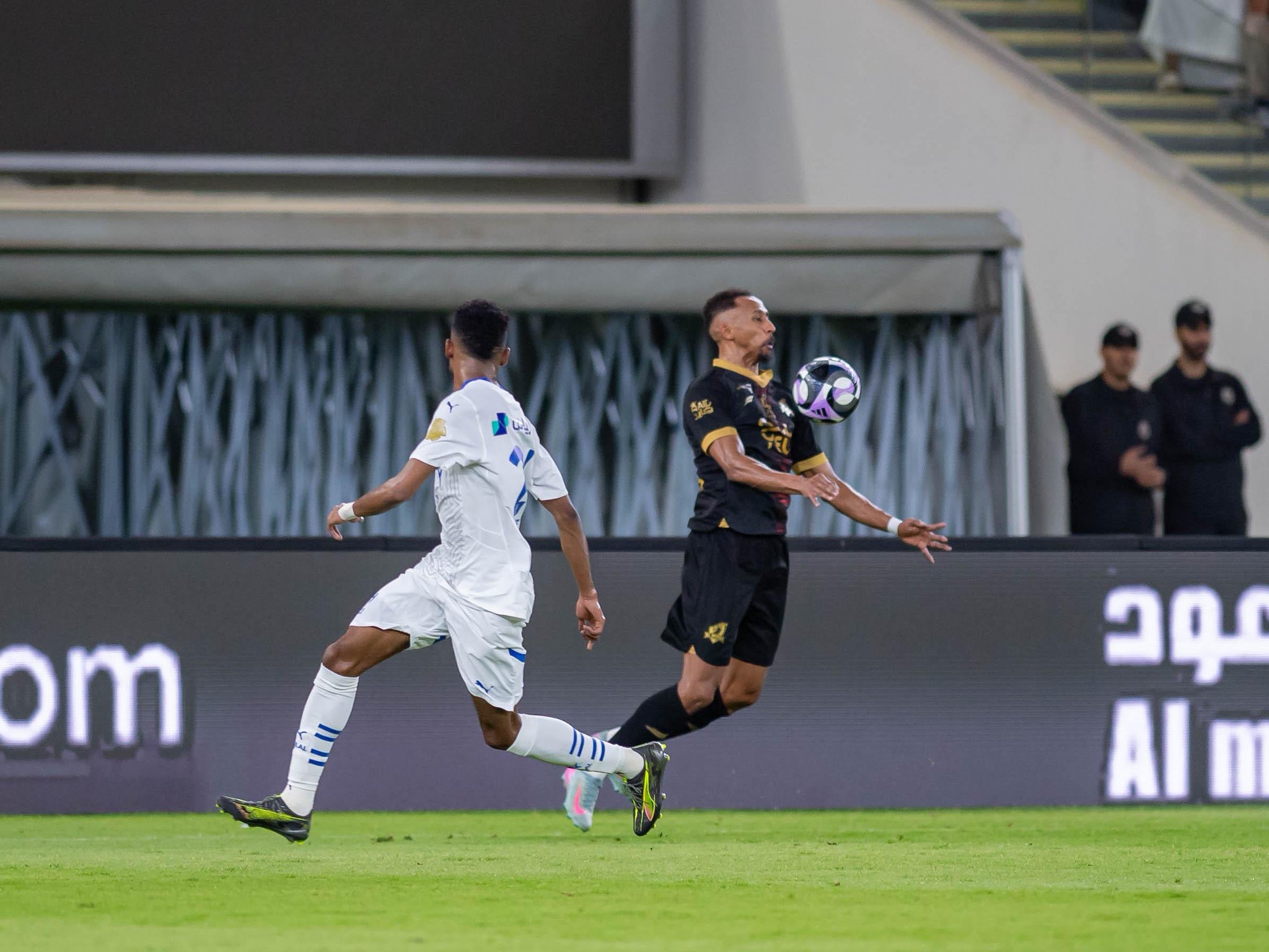 نتائج الدوري السعودي.. ورطة الهلال والنصر يقترب من تحقيق هدفه