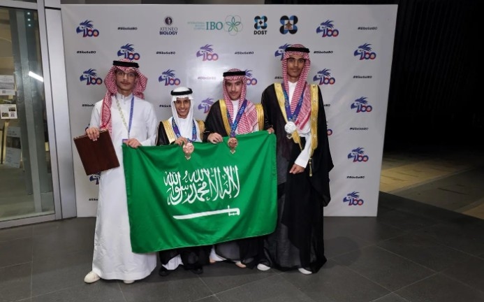 إنجاز سعودي علمي جديد.. 4 جوائز في أولمبياد الأحياء الدولي بالفلبين