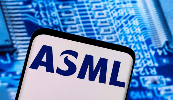 ASML للرقائق تتوقع تباطؤًا في النمو رغم ارتفاع الطلب