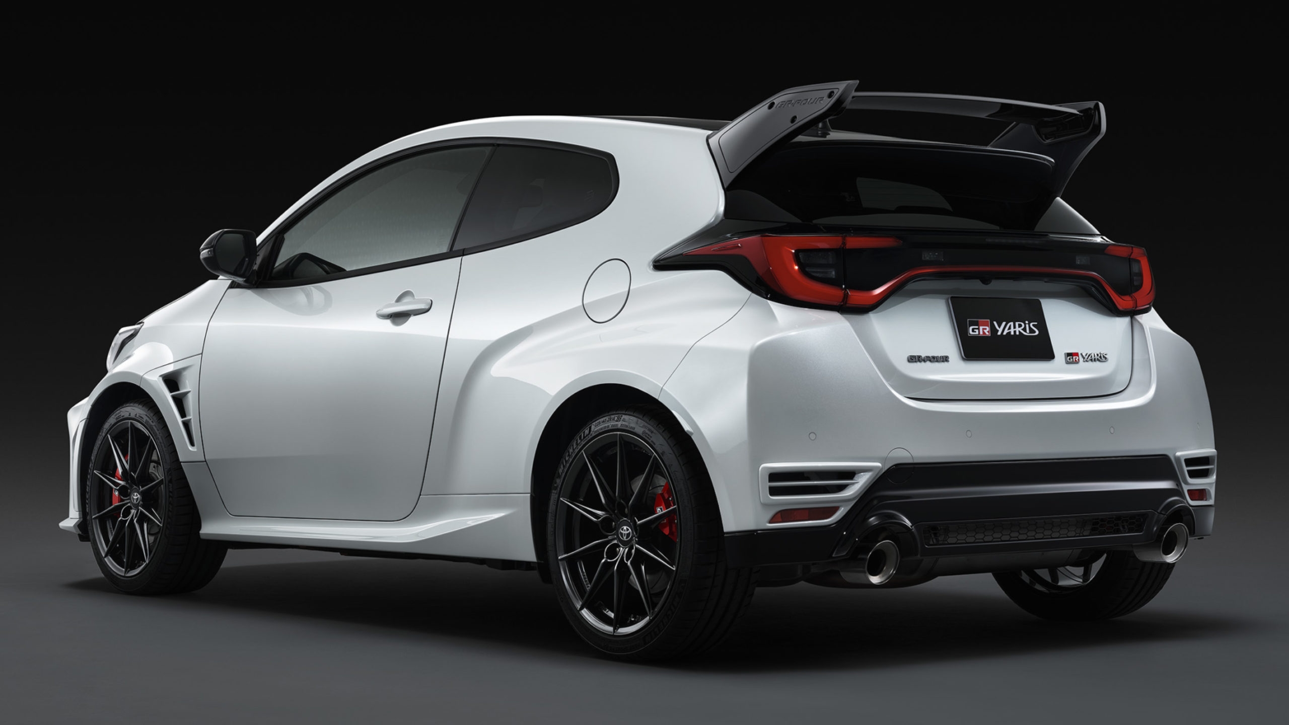 تويوتا GR Yaris.. إصدار خاص يرتدي ثوب السباقات