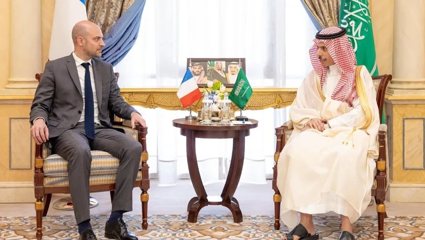عقود ممتدة من الدعم
