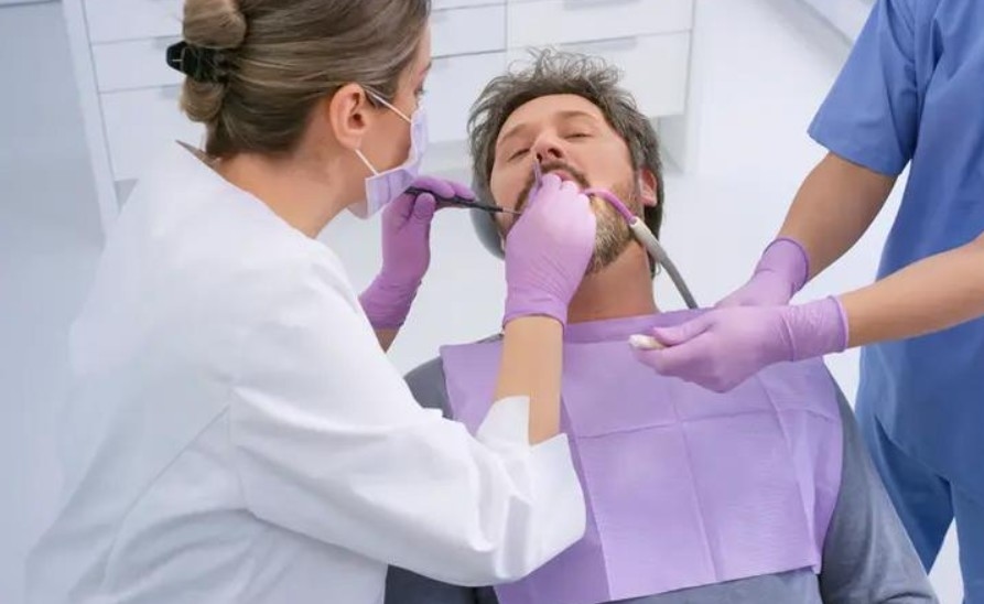 مركب طبيعي واعد يقدّم حلاً لمكافحة تسوس الأسنان