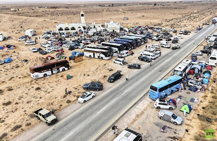 قافلة الصمود المغاربية تواصل اعتصامها في سرت بعد منعها من الوصول إلى غزة.. ومطالبات بالإفراج عن محتجزين