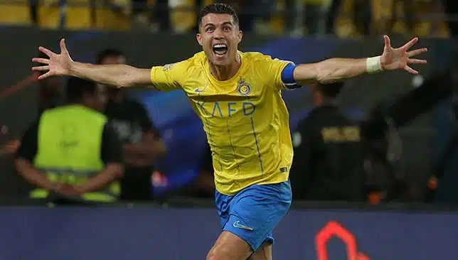كريستيانو رونالدو يتوج بجائزة أفضل هدف في دوري "روشن" 2024-2025