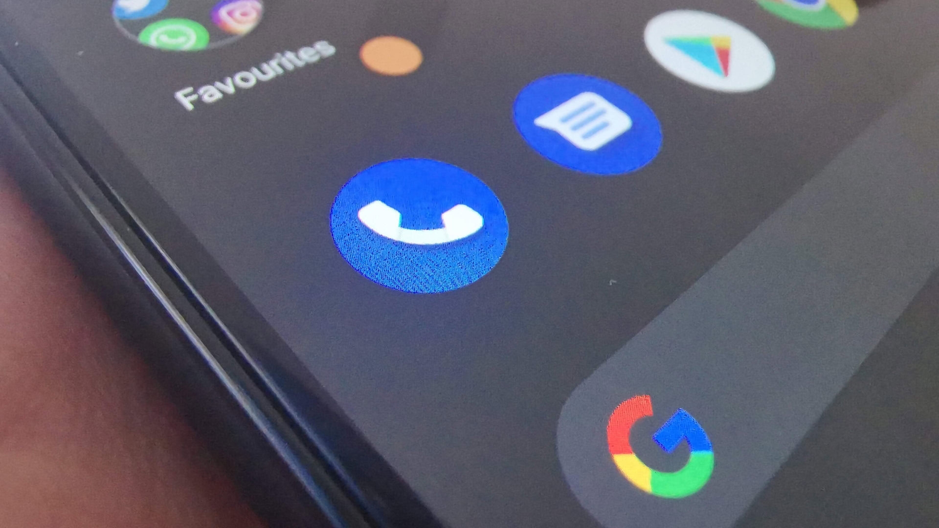 Google experiments with ditching the Favorites tab in the Phone app for a simpler layout