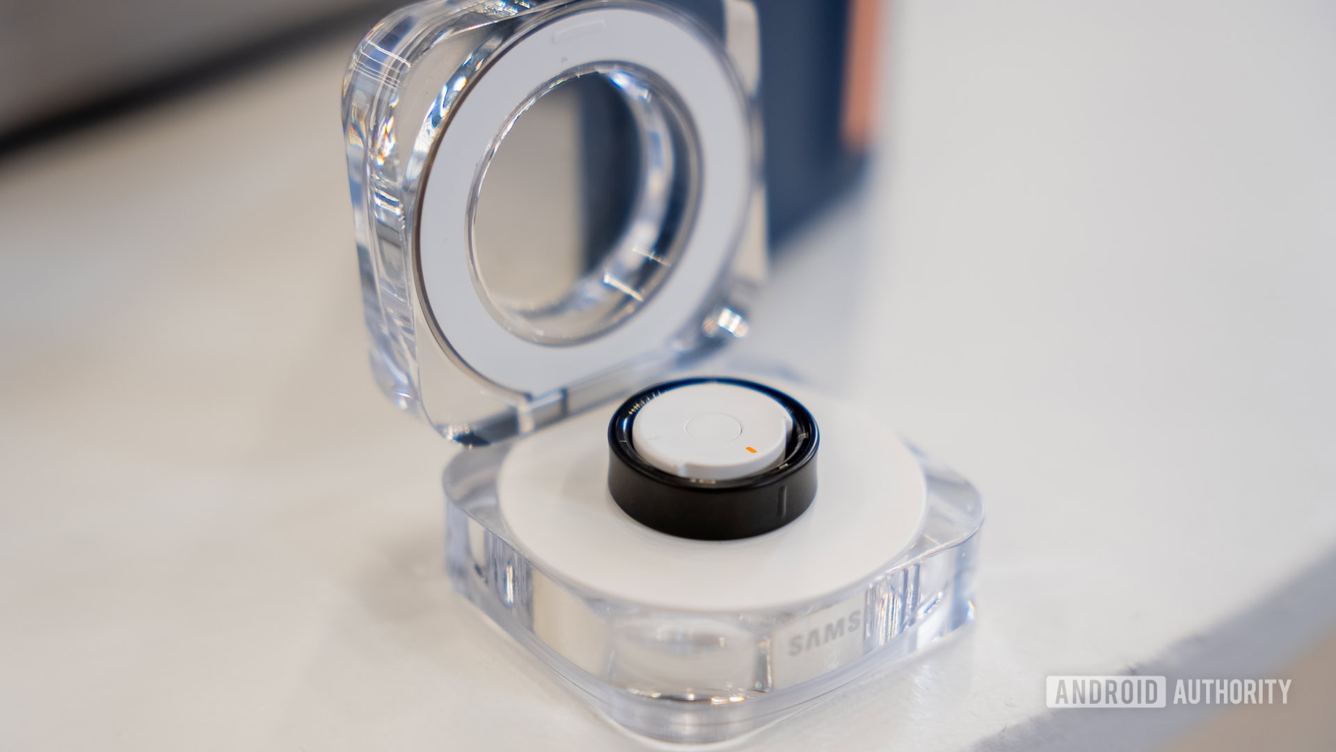 Samsung made a two-toned Galaxy Ring, but you probably won't be able to get one