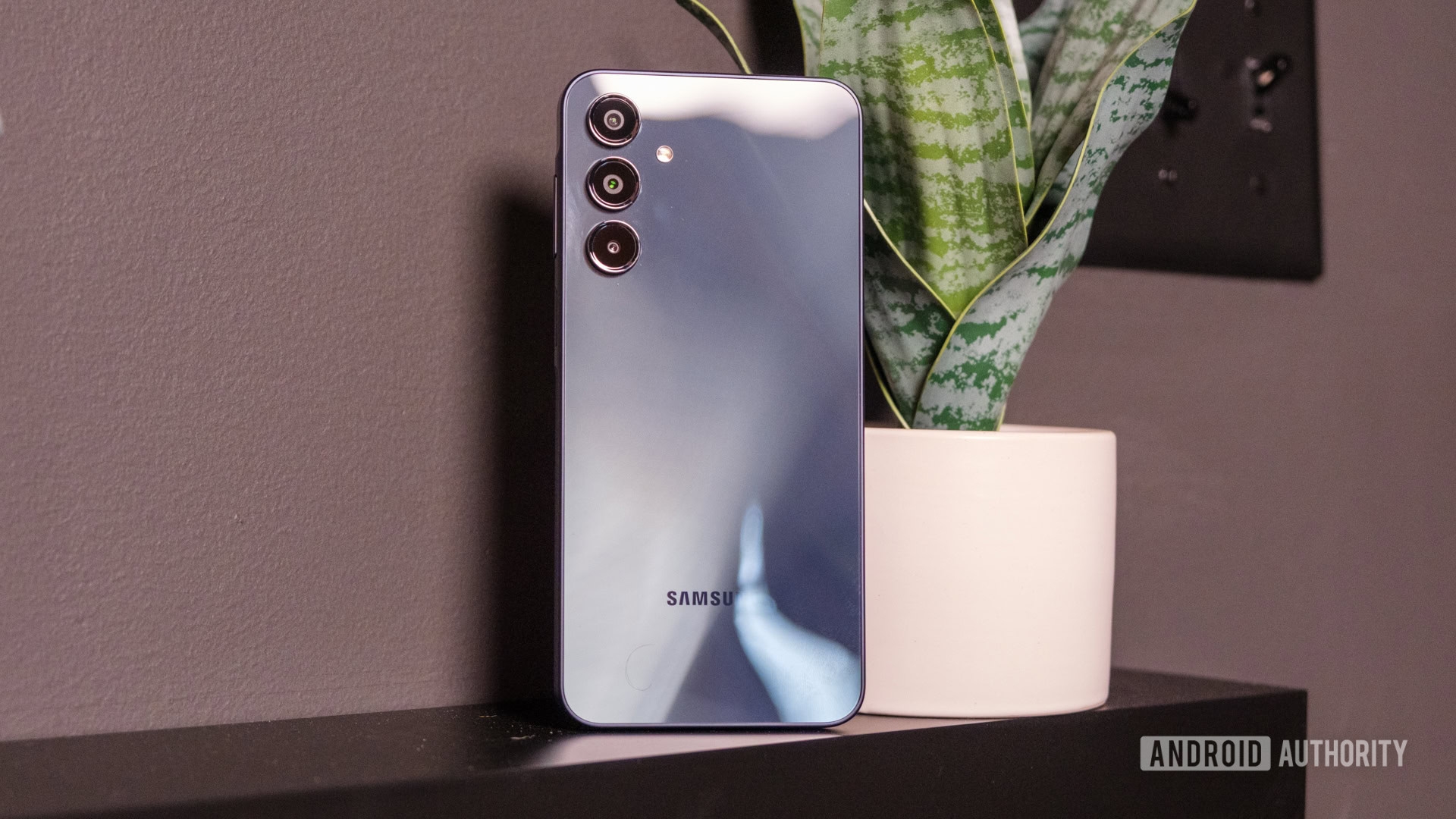 2025's best-selling Android phone just got even better with the One UI 7 update