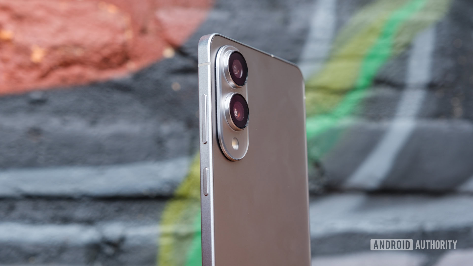 Samsung tries to justify the Galaxy S25 Edge's shortcomings