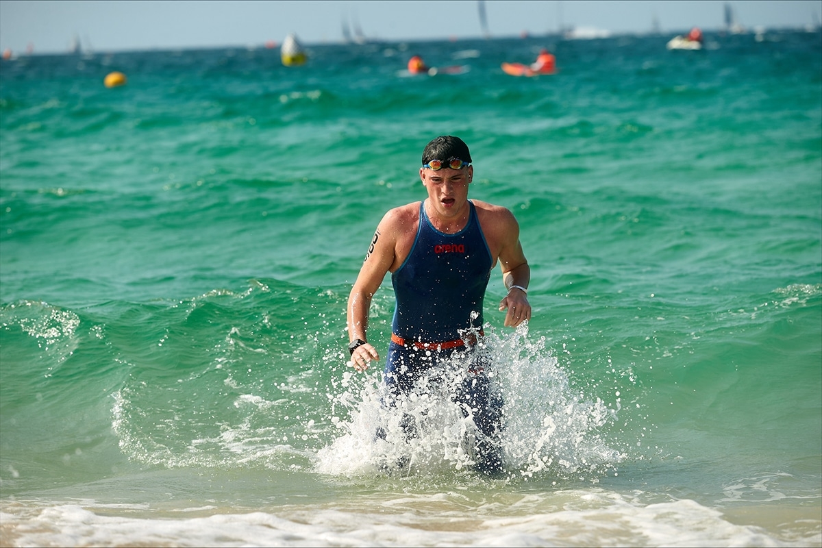 UK 17-year-old swimmer Barnaby Ryder aims for historic Dubai World Islands attempt