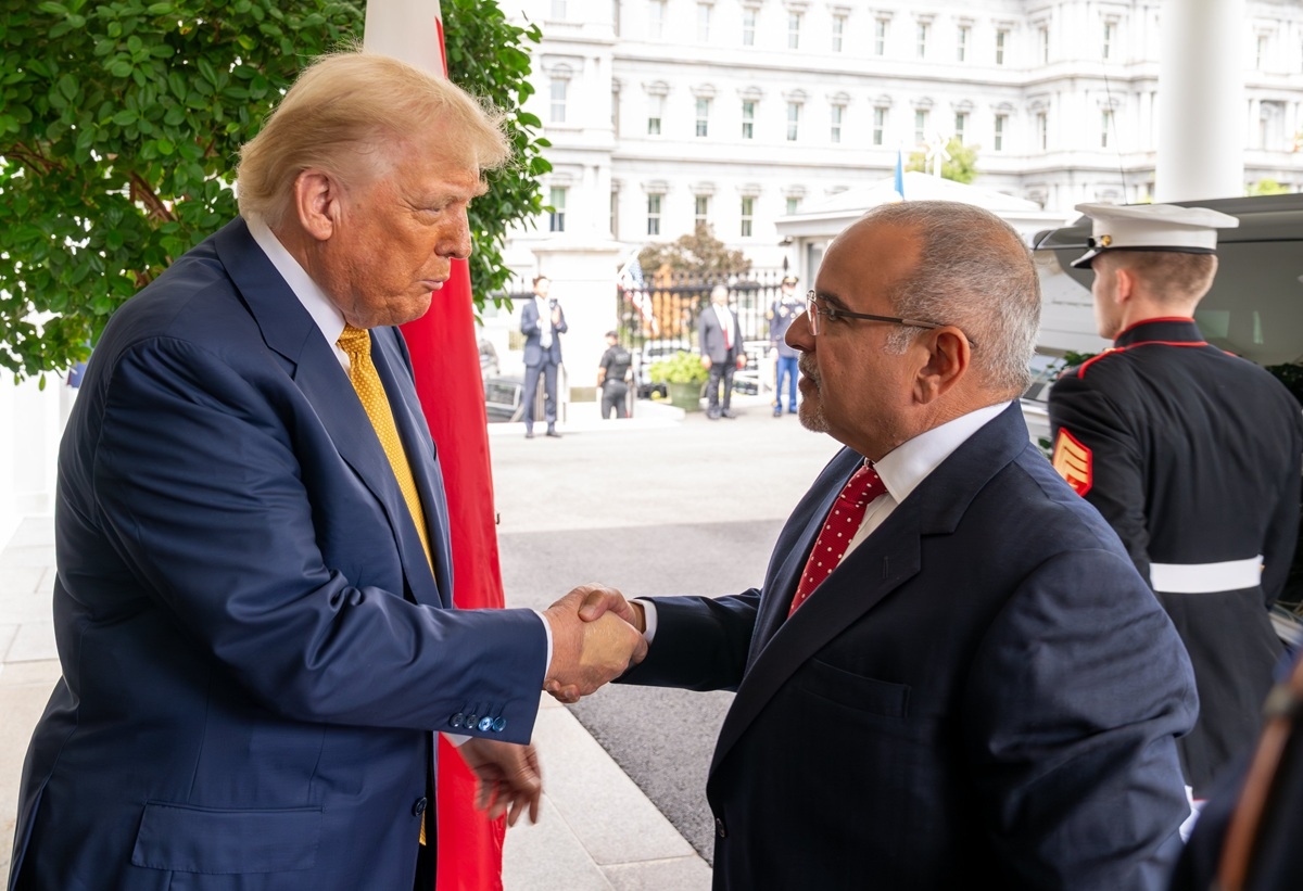 Bahrain announces $17bn investment package during White House meeting with Donald Trump