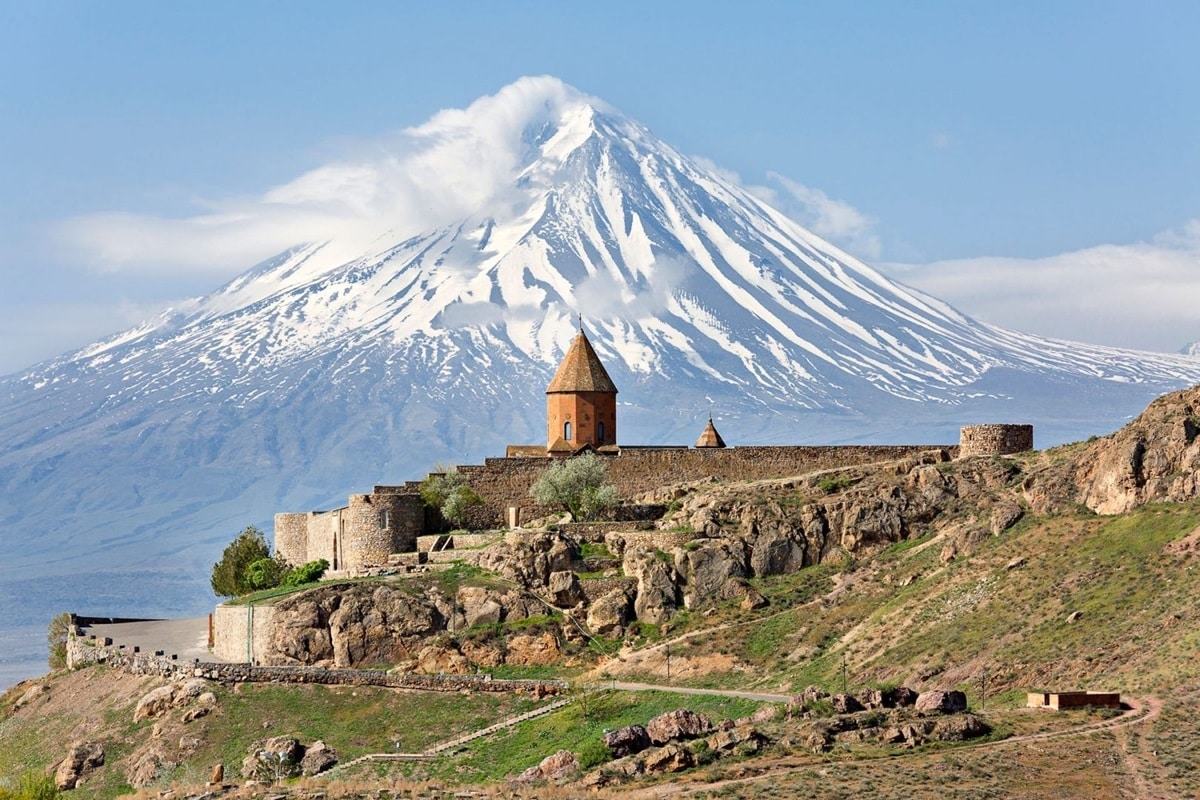Armenia announces visa-free travel for citizens and residents of UAE, Saudi, Qatar, Kuwait, Oman and Bahrain