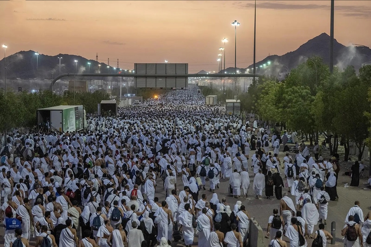 Saudi Arabia issues Hajj heat warning