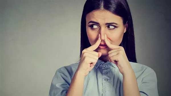 : دراسة توضح : ظهور العرق بعد الأكل يدل على أمراض خطيرة