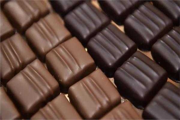 : الشوكولاتة الداكنة: كنز صحي في قطعة صغيرة