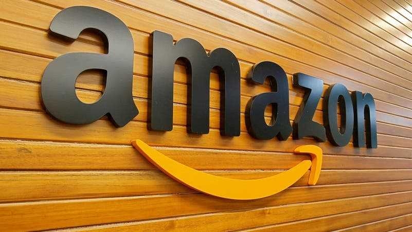 : "Amazon" تدرس إضافة إعلانات إلى محادثات "أليكسا بلس"
