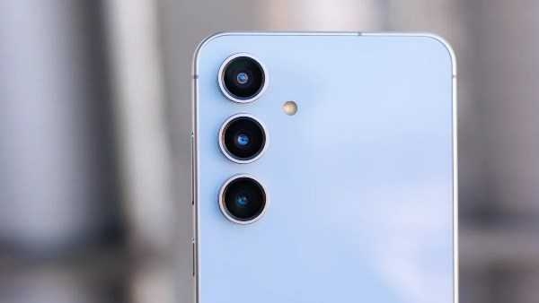 : «Samsung S25 FE» تسريب يكشف بطارية أصغر وتصميم أنحف.. هل بدأ سباق "الهاتف الأخف"؟