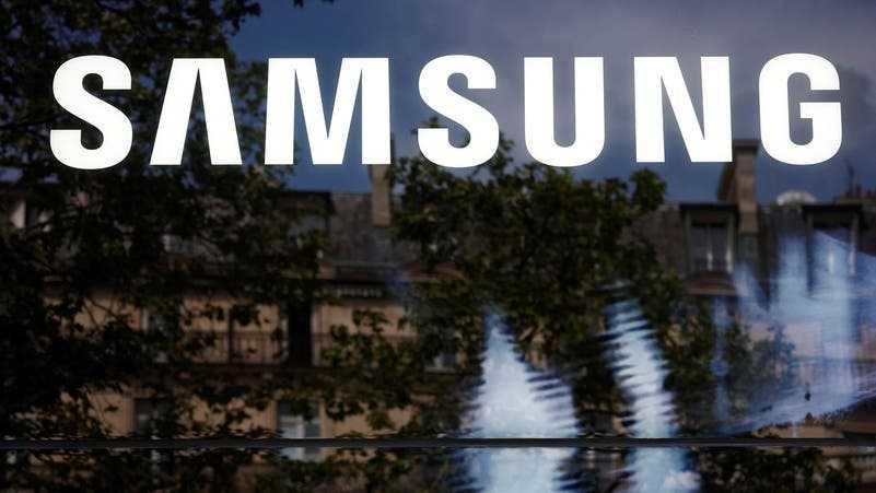 : ثورة في الأجهزة القابلة للارتداء.. "Samsung" تستكشف تطوير قلادات وأقراط ذكية
