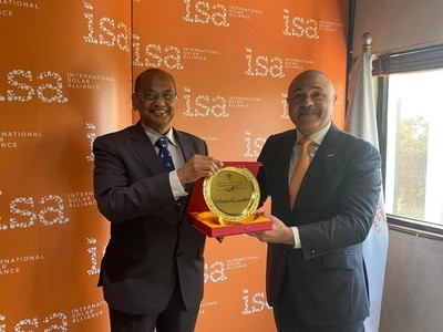 Kuwaiti ambassador to India discusses sustainable energy solutions with ISA chief