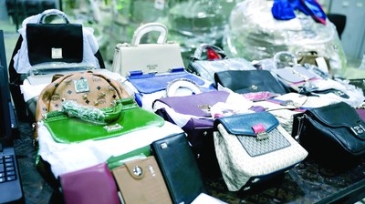 Stores selling fake gifts, luxury items, shoes, watches shut