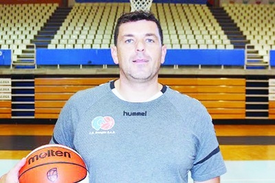Al-Qadsiya appoints Munoz as new head coach