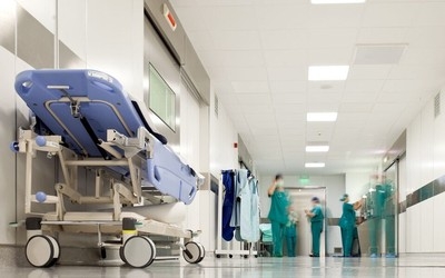 Kuwait takes action against 34 private health facilities for ad rule violations