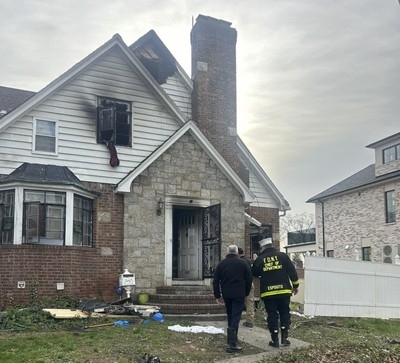 3 dead after fire sweeps through crowded home in Queens, NY