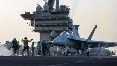 $60M fighter jet slips off US aircraft carrier, sinks into Red Sea