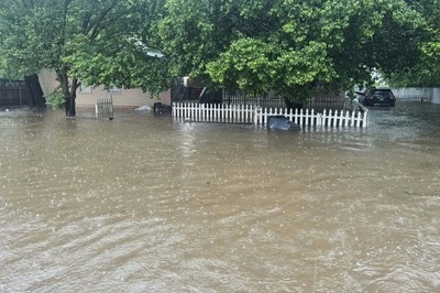 Rescue crews search for missing girl lost in Texas floodwaters
