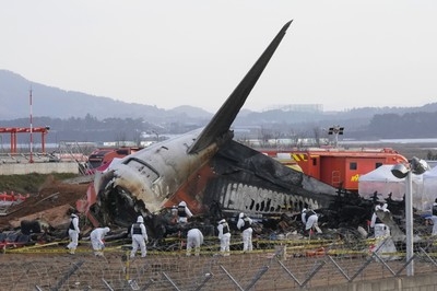 Families of victims in S.Korea plane crash file complaint against 15 officials