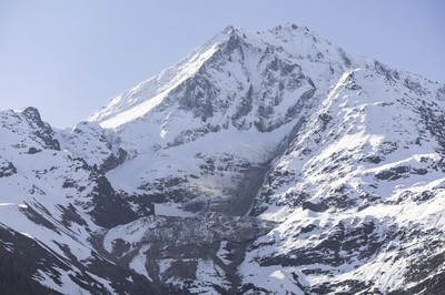 As a landslide threatens an Alpine village, Swiss authorities expand evacuation order