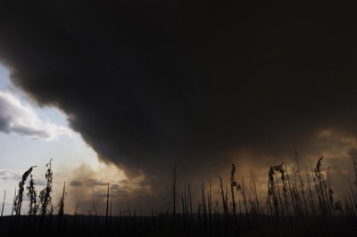 Winds push smoke from Canadian wildfires south into US and worsen air quality