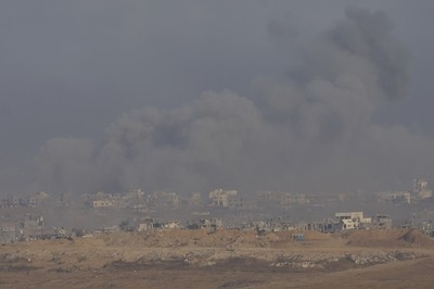 At least 25 Palestinians are killed while heading to a Gaza aid hub, officials say