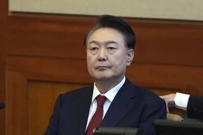 S.Korean lawmakers approve special investigations into martial law and Yoon's wife