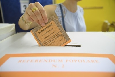 Italians head to polls in referendum on citizenship and labor