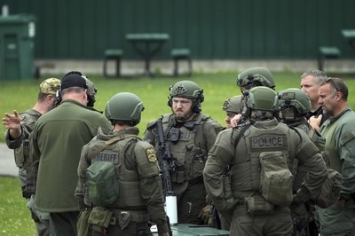 Authorities still searching for suspect in shooting of 2 Minnesota state lawmakers