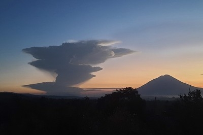 Volcanic eruption in Indonesia forces evacuations and flight cancelations