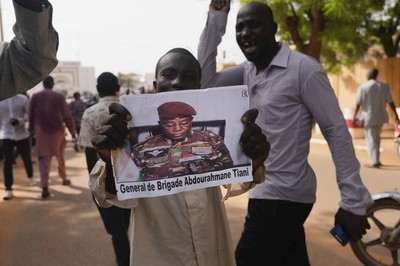 Armed men in western Niger kill 34 soldiers and wound 14