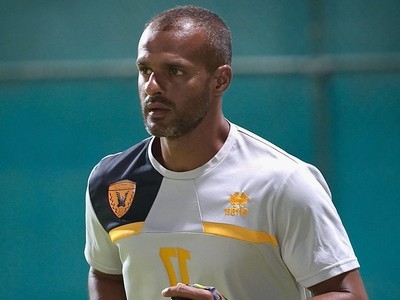 Bader Al-Mutawa returns to Al-Qadsiya training