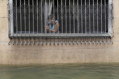 Tropical storm adds to Philippines' weather toll with 25 dead, 278,000 evacuated this week
