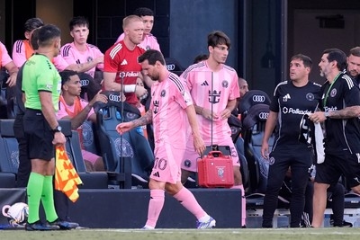 Messi has a 'minor' muscle injury