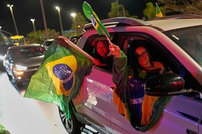 Division among Brazilians over Bolsonaro house arrest order could set tone for next election