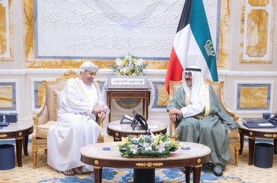 Kuwait Amir receives visiting Omani Interior Minister