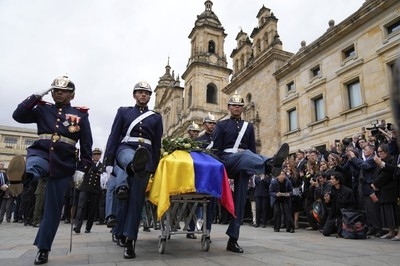 Colombians bid farewell to presidential hopeful Uribe after shooting at political rally