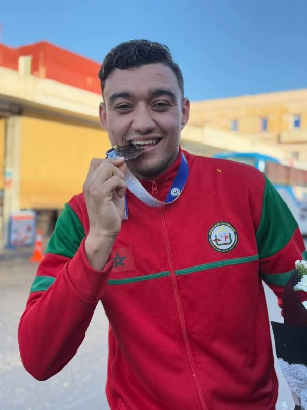 الناظور تحتفي ببطلها العائد من ليبيا؟